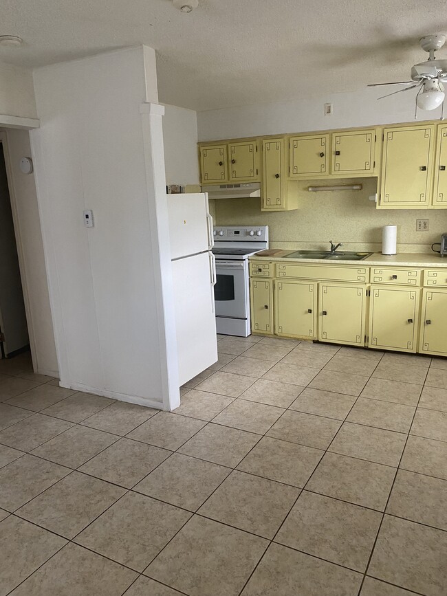 Building Photo - 12205 Genoa Dr Unit 4 Rental