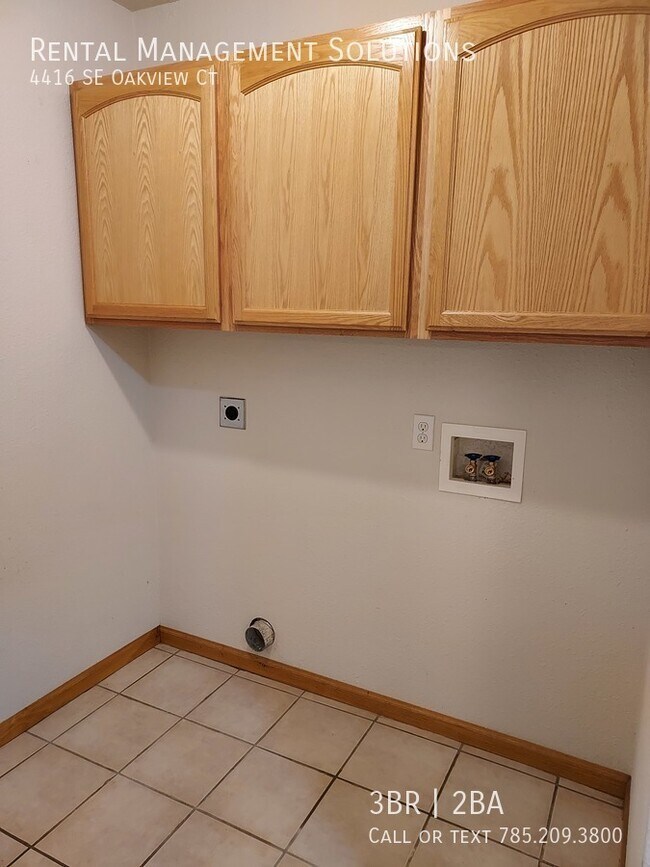 Shawnee Heights School District 4416 SE O... Townhome Townhome