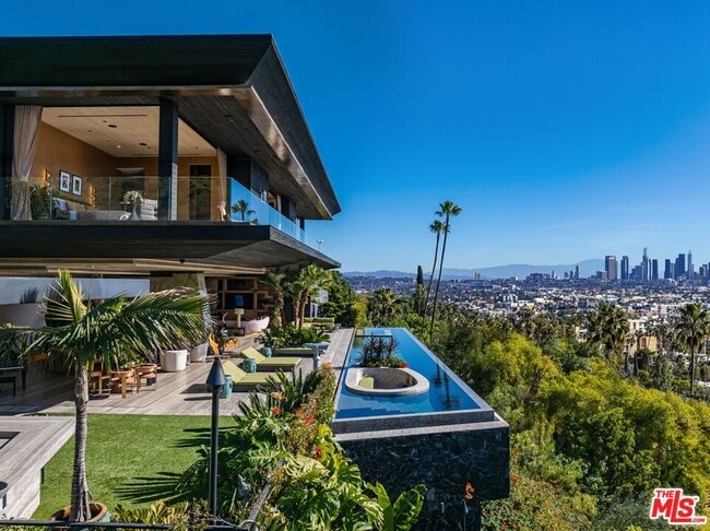 Photo - 1851 N Stanley Ave