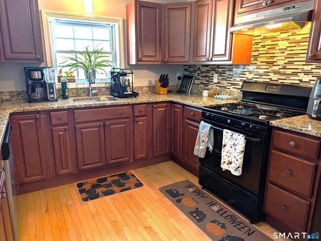 Photo - 40 Franklin St