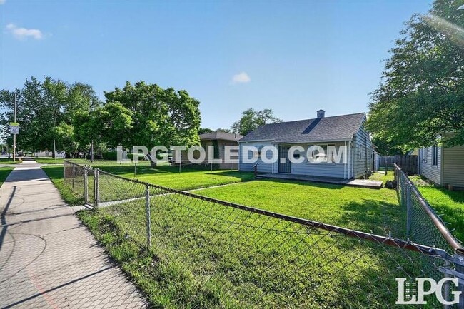 Photo - 5207 Bennett Rd