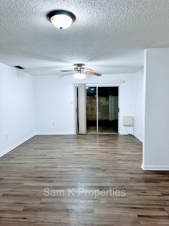 Photo - 331 W Alamo Dr