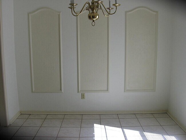 Photo - 25407 Tuckahoe Ln