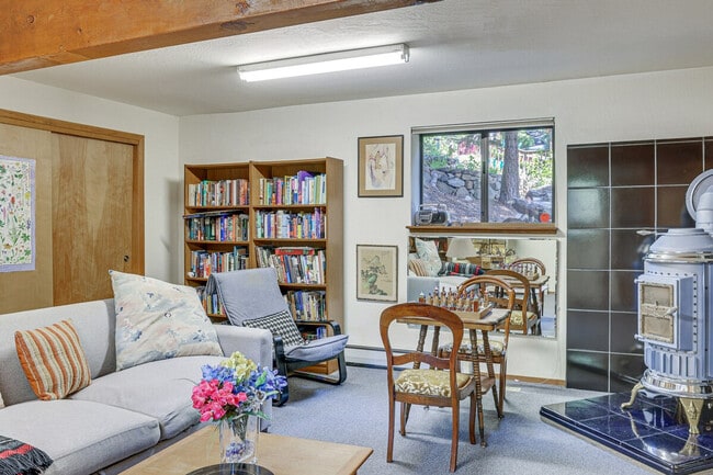 Building Photo - 320 Rim Dr Unit ID1386151P