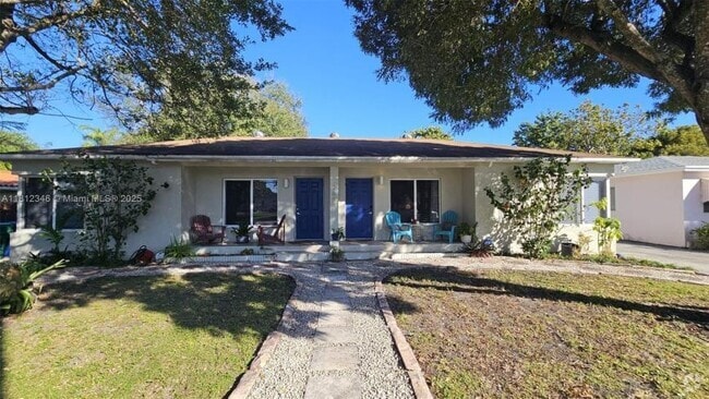 Building Photo - 2 bedroom in Miami FL 33161 Rental