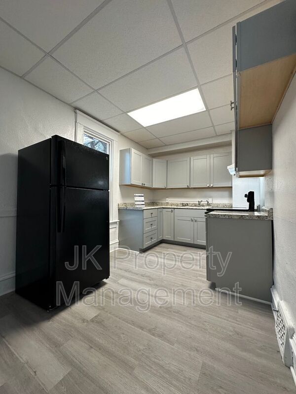 604 2nd Ave S