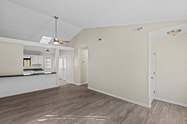 Photo - 130-132-132 Pine Crest Dr