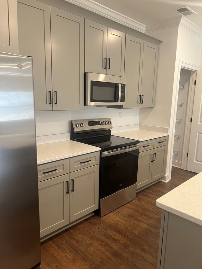 Photo - 600 Cottage Grove Cir