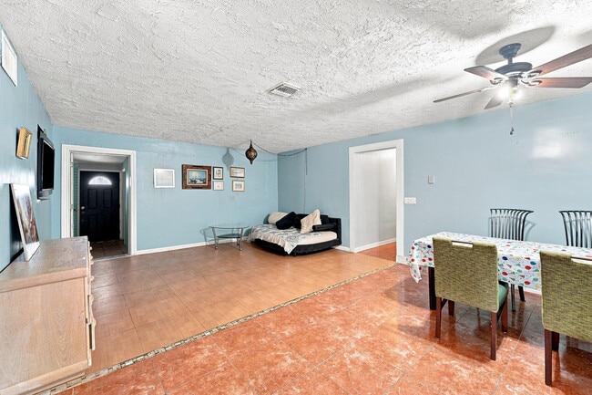 Photo - 4031 NW 7th Ave