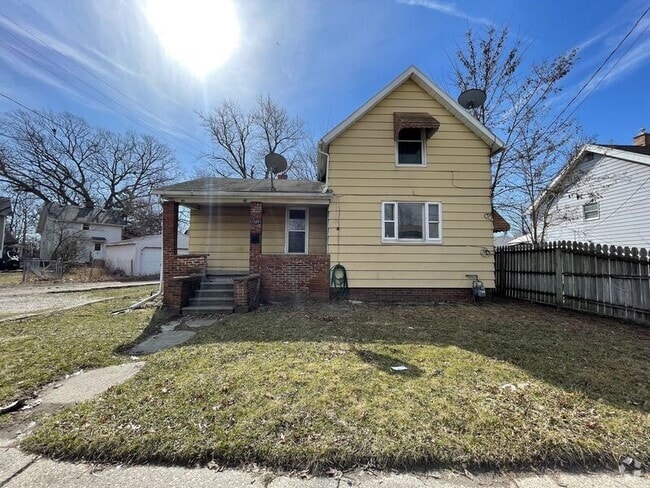 Building Photo - 1927 Airline Ave Rental