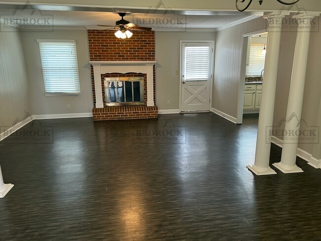 Photo - 1302 Stuart Ave SW