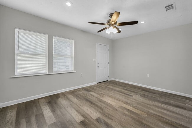 Photo - For Rent $ 1199.00/Month  West Side Duplex, Convenient to Atlanta Beltline, Sports Arenas, Univer...