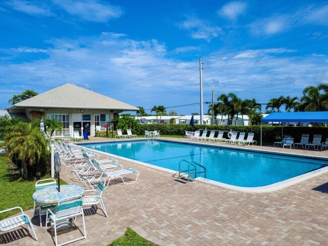 Photo - 127 Leisureville Blvd