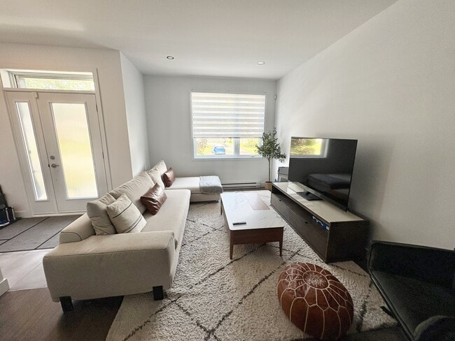 Photo - 3859 Rue Émile Unit 3859 Emile