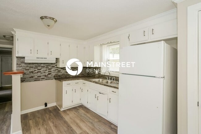 Photo - 4 Bedroom Pet-Friendly Home in NASHVILLE, TN with Main Street Renewal