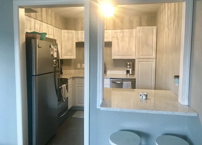 Open kitchen to living room. - 4426 Jarboe St Unit 5