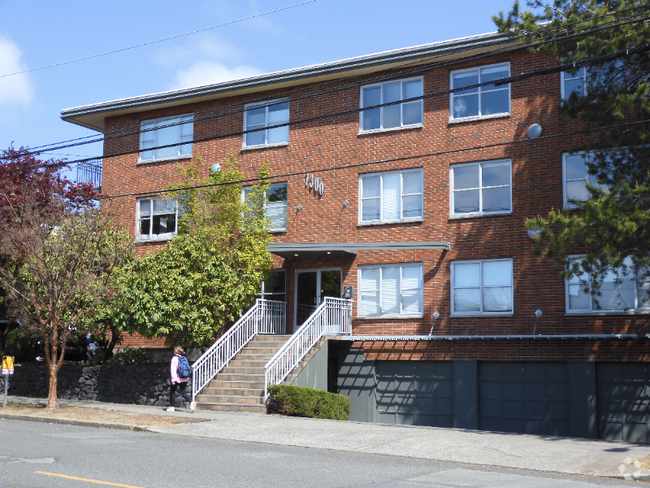 Building Photo - 7300 Woodlawn Ave NE Unit 205 Rental
