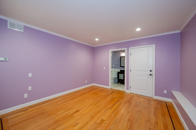 Building Photo - 2373 24th Ave Unit A