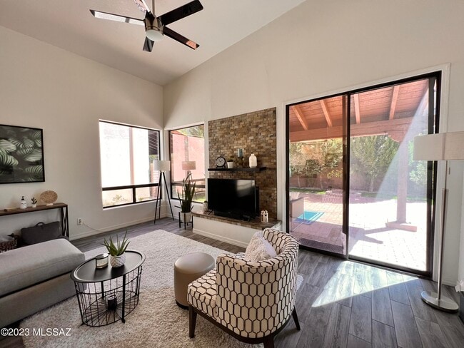 5848 Bright Star Dr