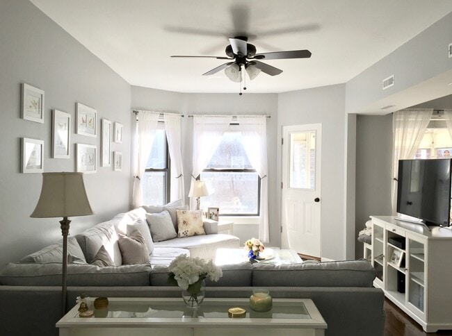 Photo - 3253 N Kenmore Ave Unidad 02