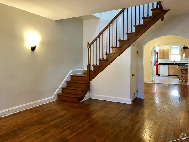 Building Photo - Charming 3 Bedroom Townhome in Hampden - B...