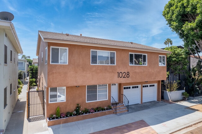 Photo - 1028 E 3rd St