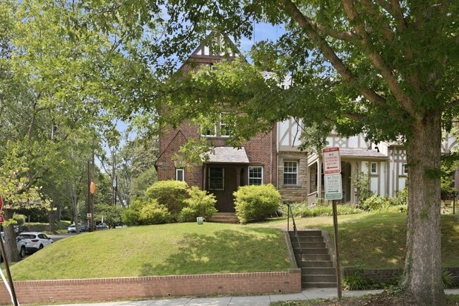 Building Photo - 1500 44th St NW