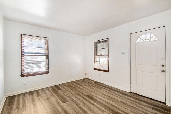 Photo - 1711 Nemnich Rd