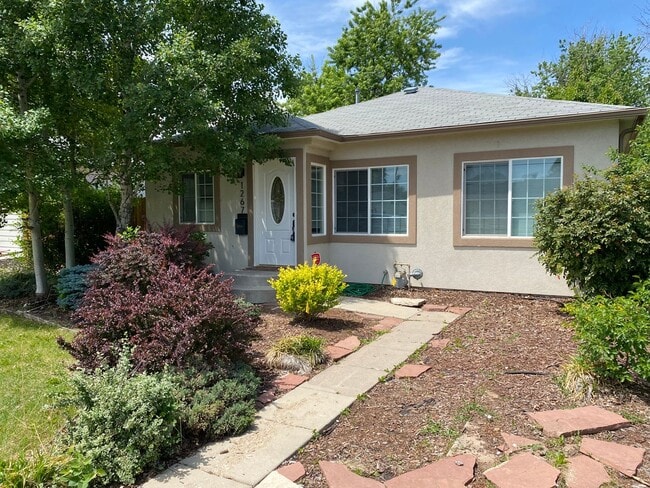 Charming Updated 3-Bedroom Home Just North... - Charming Updated 3-Bedroom Home Just North...