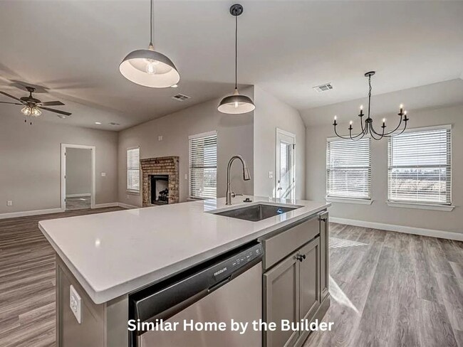 Photo - Spacious 4-Bedroom Home with 3-Car Garage in Yukon!