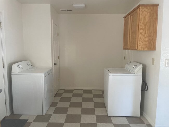Photo - 3 Bedroom 2.5 bath rental Available