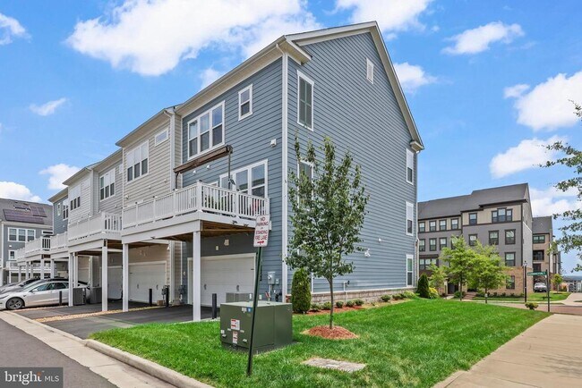Photo - 1680 Dunnington Pl