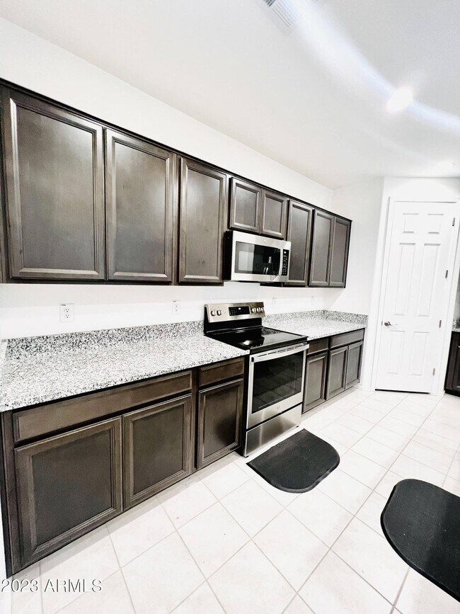 Photo - 1724 E Brandon Dr