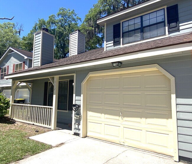 Photo - 112 Holland Park Cir