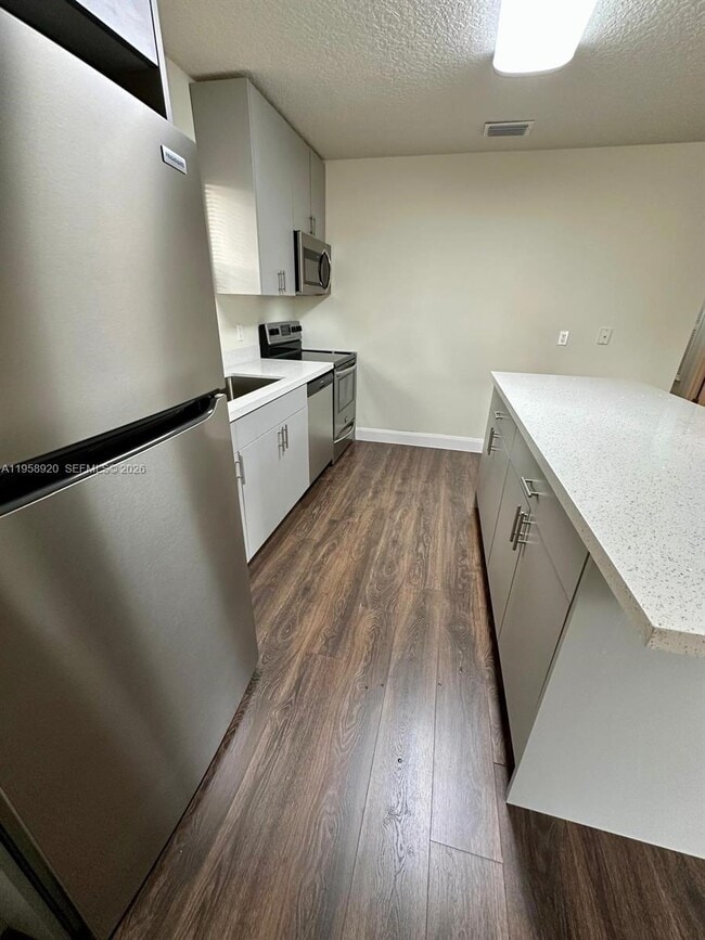 Photo - 5 Eton Ln Unit A