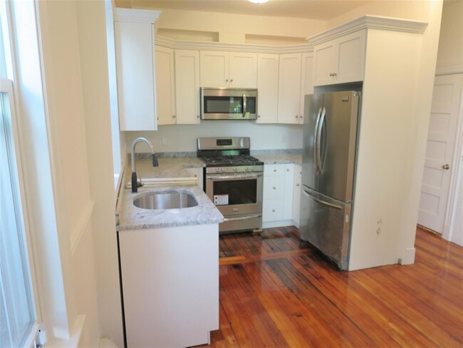 Photo - 250 Summer St Unidad 1 Rental