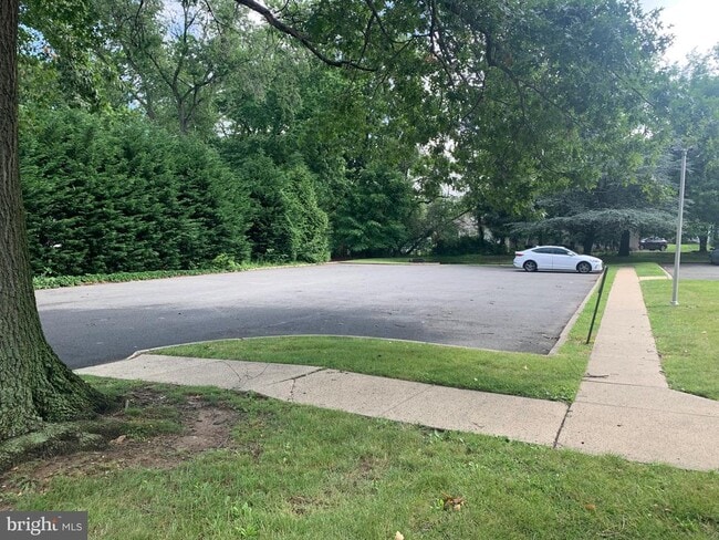 Photo - 1072 Parkway Ave