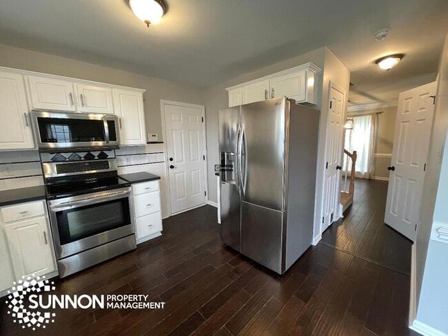 Photo - 4 Bed 2.5 Bath House with Great Yard