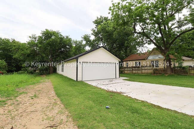 Photo - Beautiful Newly Built 3 Bedroom House! Available for Immediate Move in!