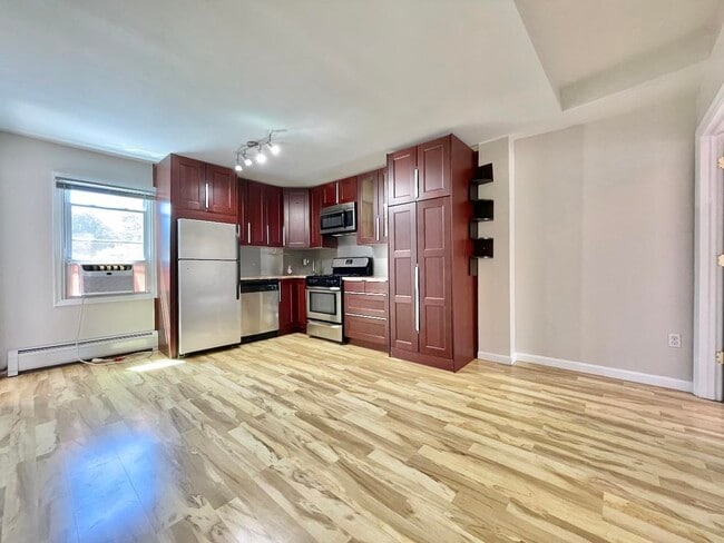 Building Photo - 397 1st St Unit C Rental