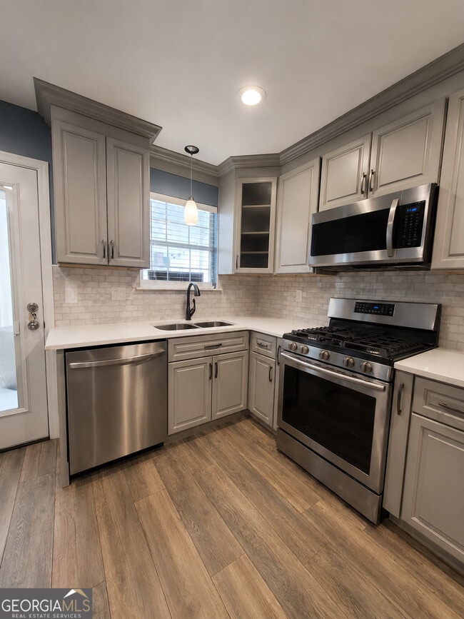 Photo - 1350 Gates Dr SE