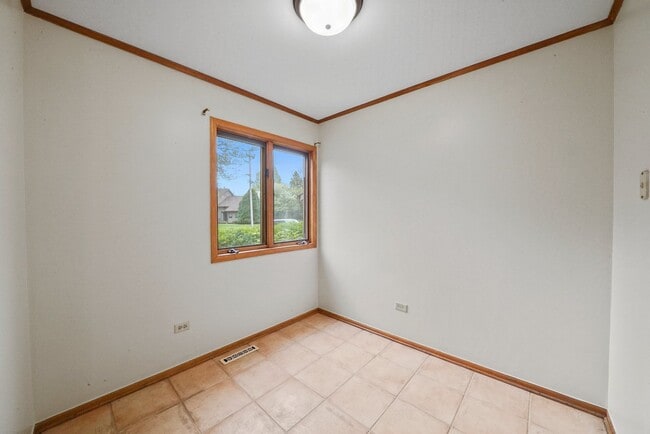 Photo - 2 Bed+1 Room in the Basement/1.5 Bath Townhouse