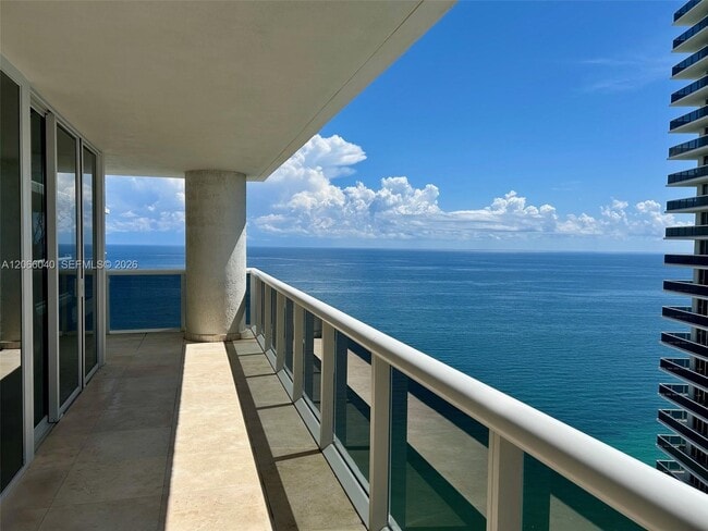 Photo - 1800 S Ocean Dr Unidad 4005