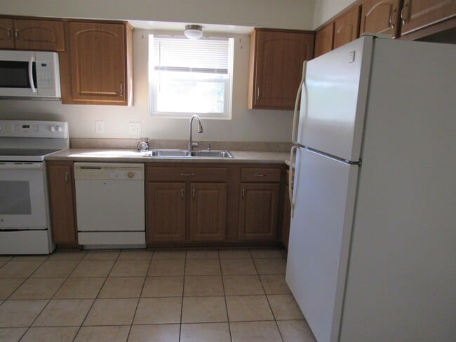 Photo - 800 St Denis Ct