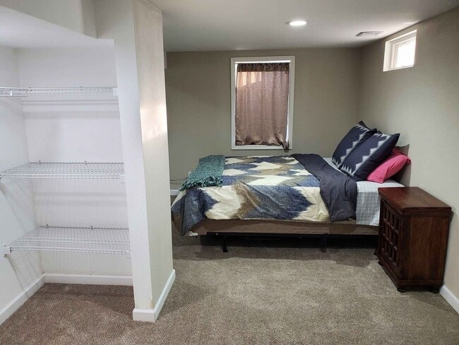 Photo - 5 17th Ave SW Unidad Furnished Basement Apt