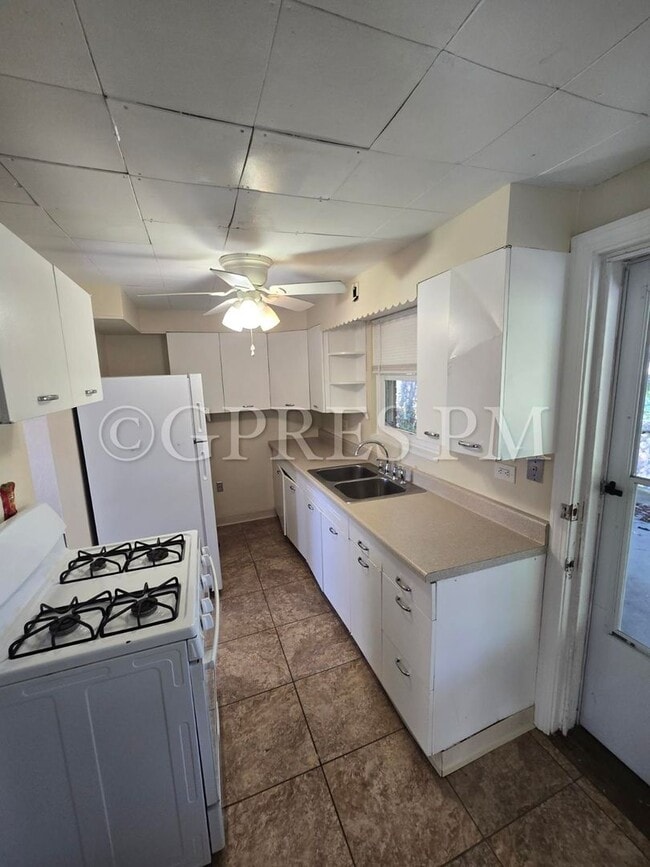 Photo - 2 Bedroom House for rent in Hampton