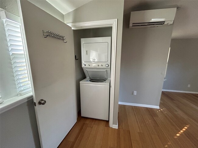 Photo - 4019 Ascot Ln