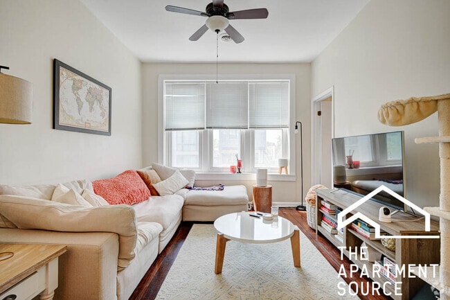 Building Photo - 2246 W Armitage Ave Unit 3 Rental
