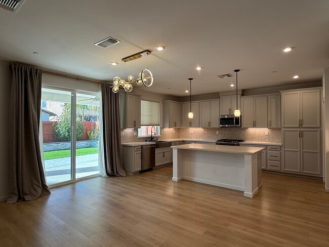 Photo - 1580 Blue Moon Ln