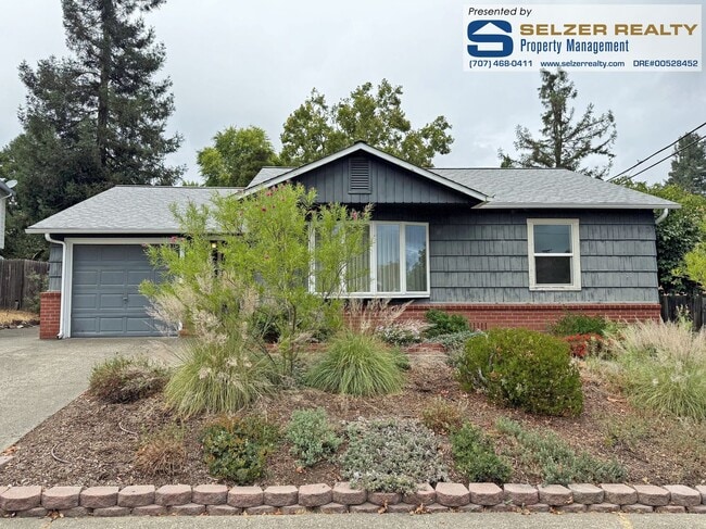 Building Photo - Cozy 3 bd. westside home w/ big yard locat...